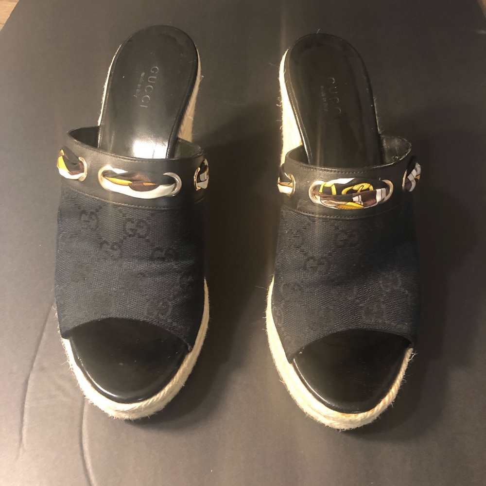 Gucci wedges with ribbon detail